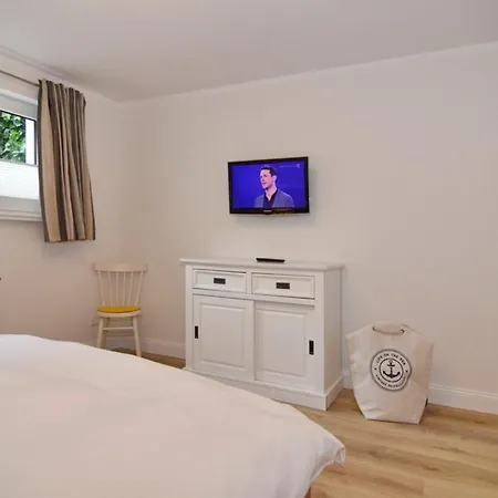 Luv &amp Lee, Whg 2 ווסטרלנד